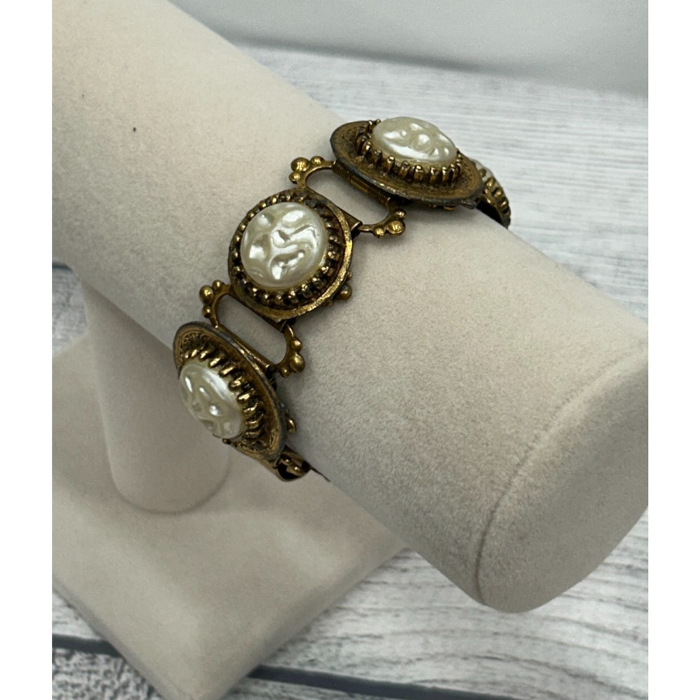 Gorgeous Coutour Vintage Mobe Faux‎ Pearl Chunky Gold tone Bracelet 7 inch